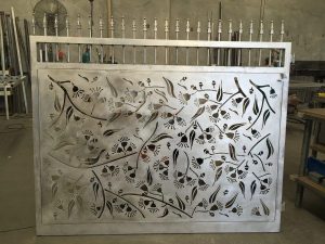 Decorative-Metal-Screen-with-Floral-Laser-Cut-600x450